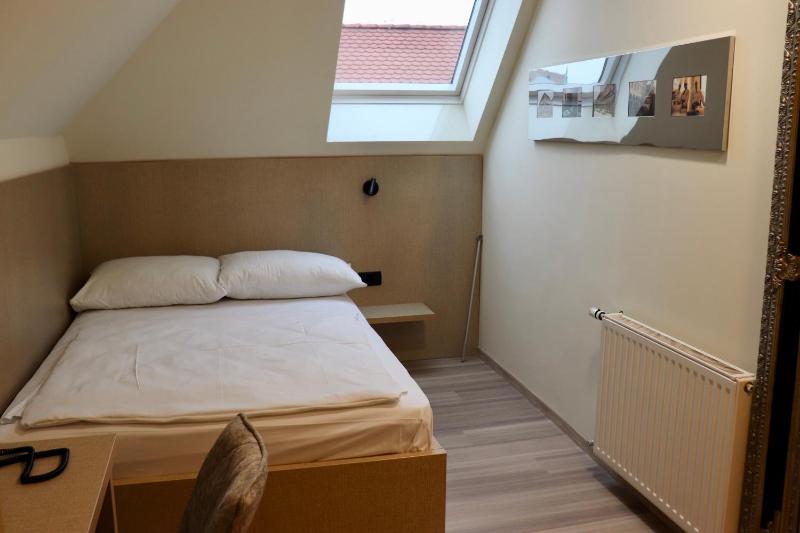 Double Room image 1