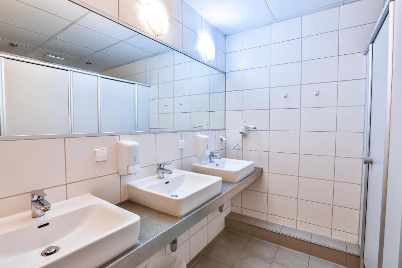 Quadruple Room image 2