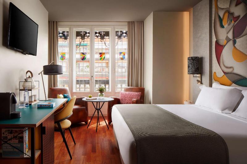 Avani Superior Room with View image 1