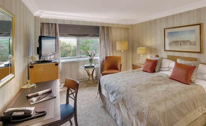 Classic King Room image 3