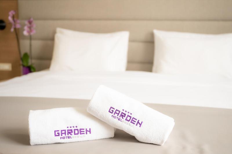 Double Room with Free Parking image 4