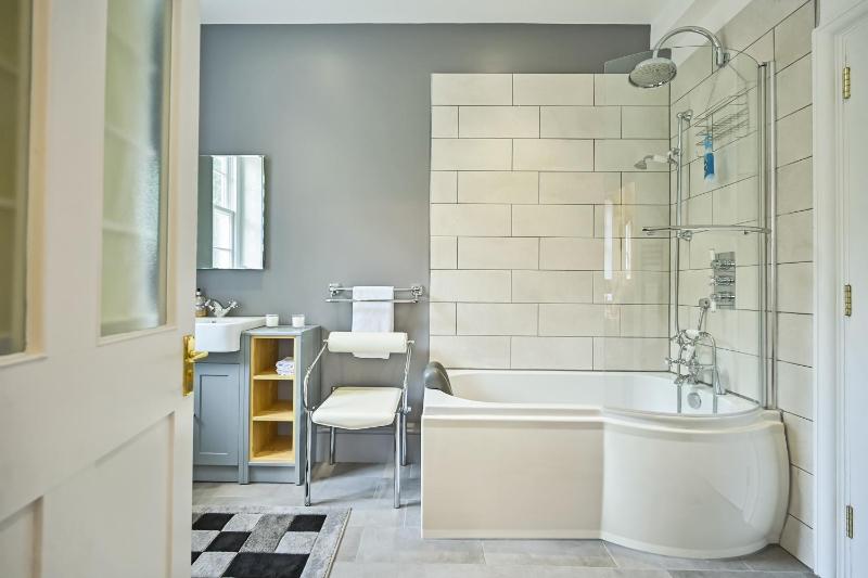 Superior King Room image 2