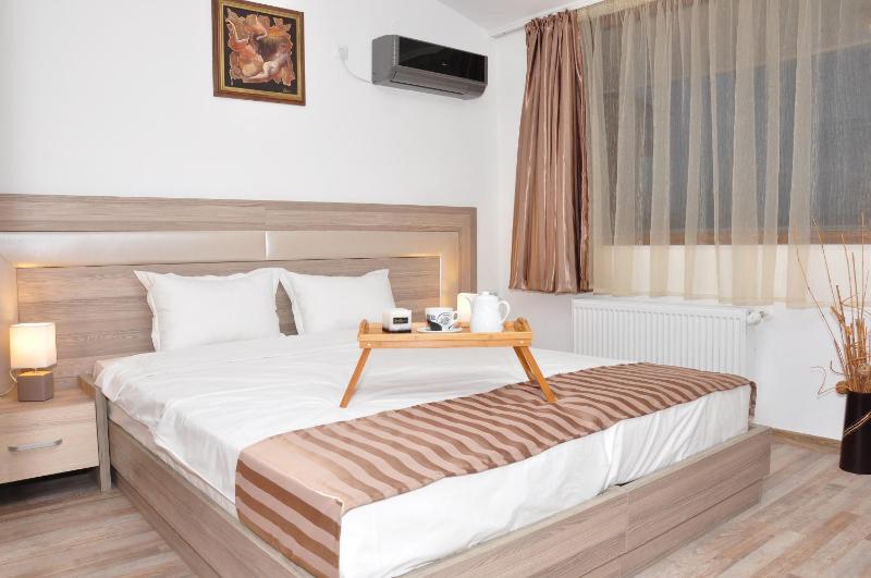 Deluxe Double Room with Balcony - Harmony image 1