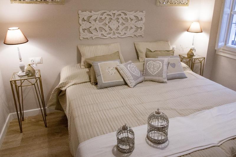 One-Bedroom Apartment image 4