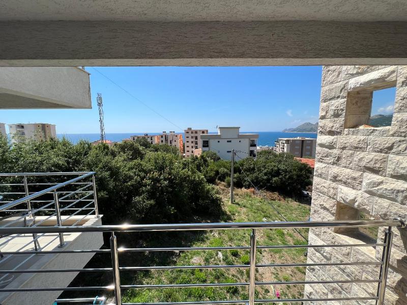 Studio with Balcony and Sea View image 2
