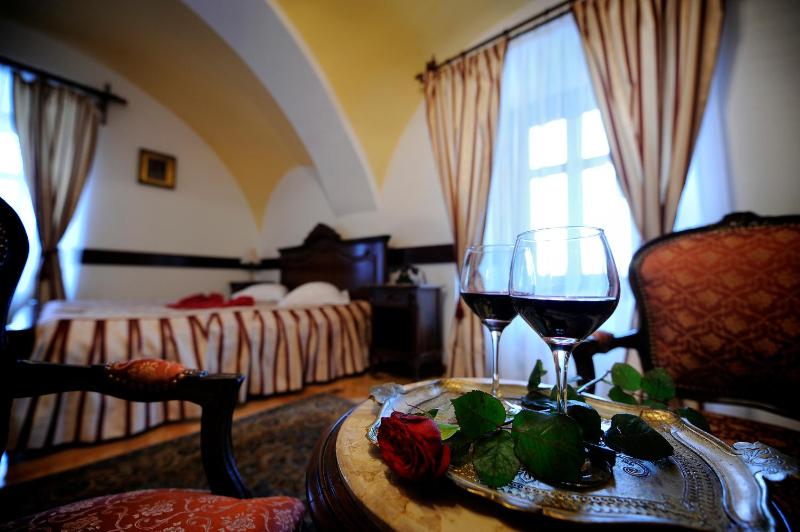 Deluxe Double Room image 2