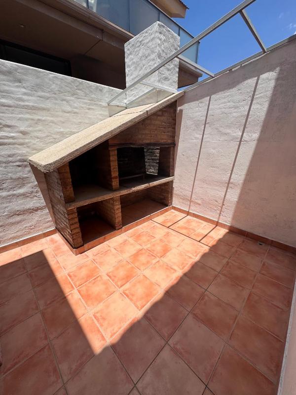 Duplex con patio y asador buena ubicacion - image 6