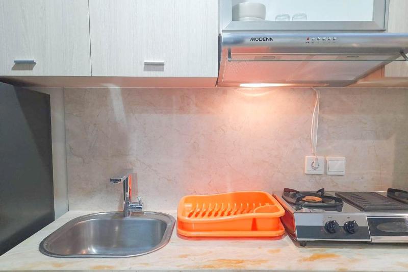 Best Homey and Modern Studio at Uttara The Icon Apartment By Travelio - image 4