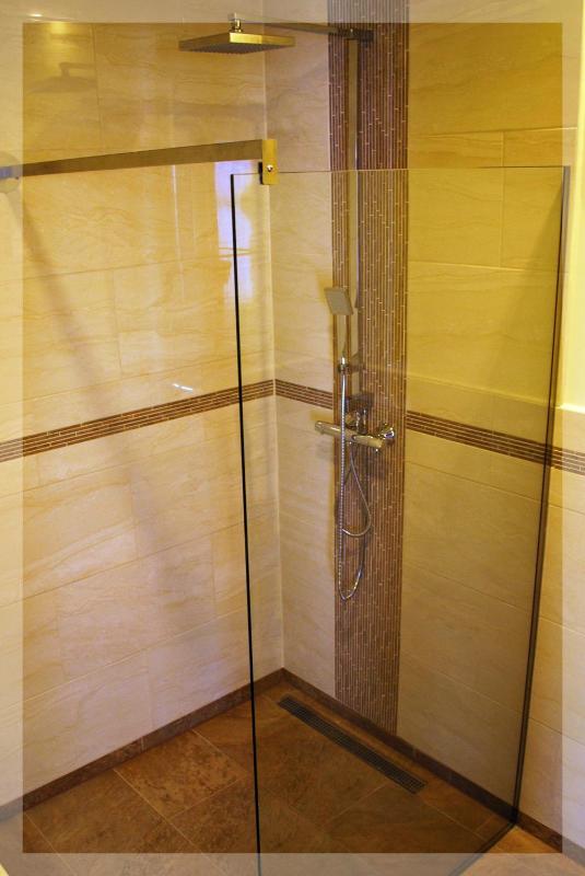 Business Twin Room image 2