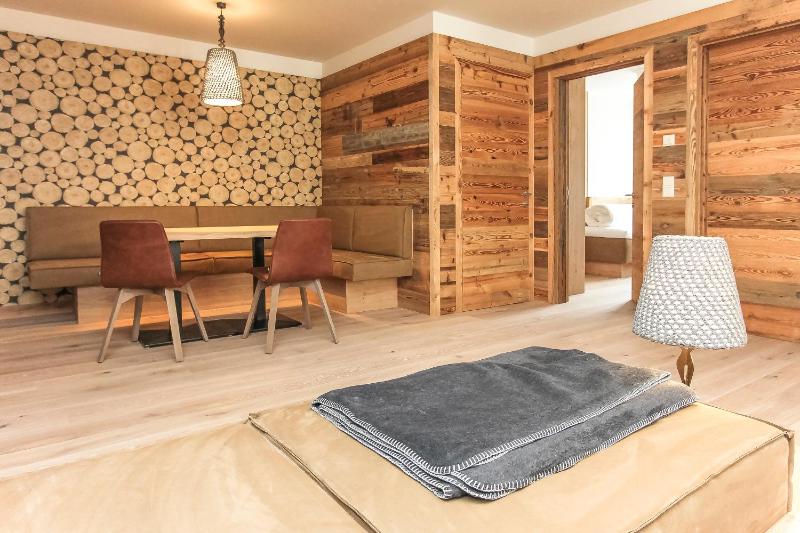 Two-Bedroom Suite image 4