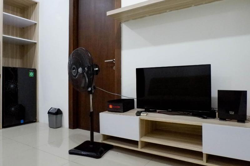 Best Value 1BR at Twin Tower Apartment By Travelio - image 13