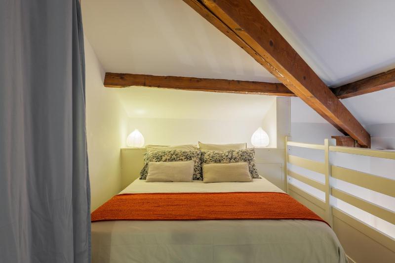 Jolie duplex avec patio - image 14