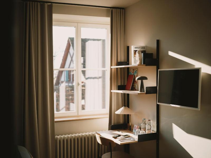 Double or Twin Room image 3