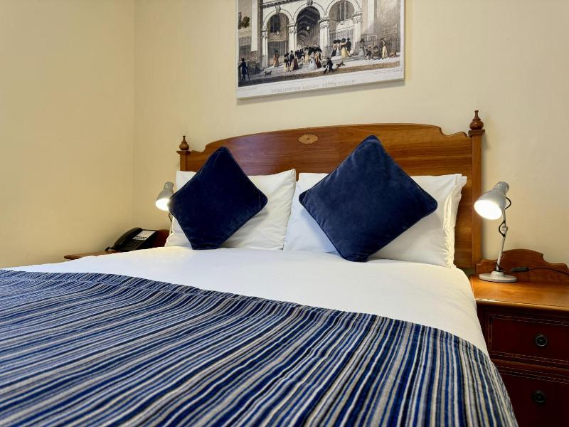 Standard Double Room image 1