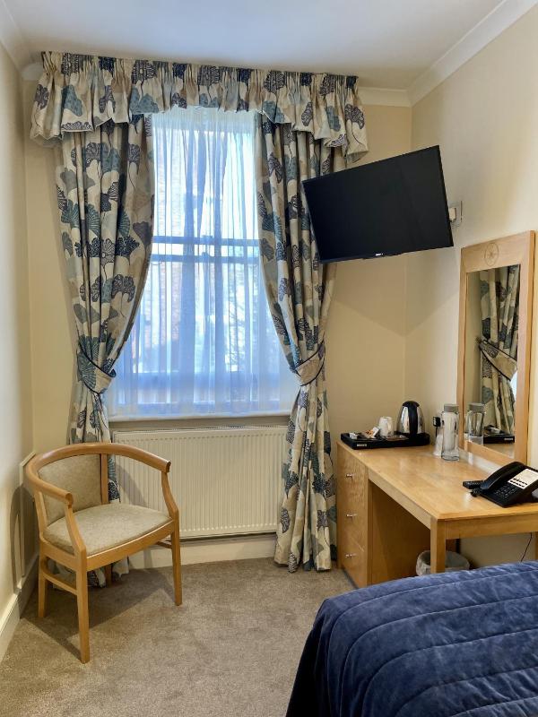 Standard Single Room with Shower image 3