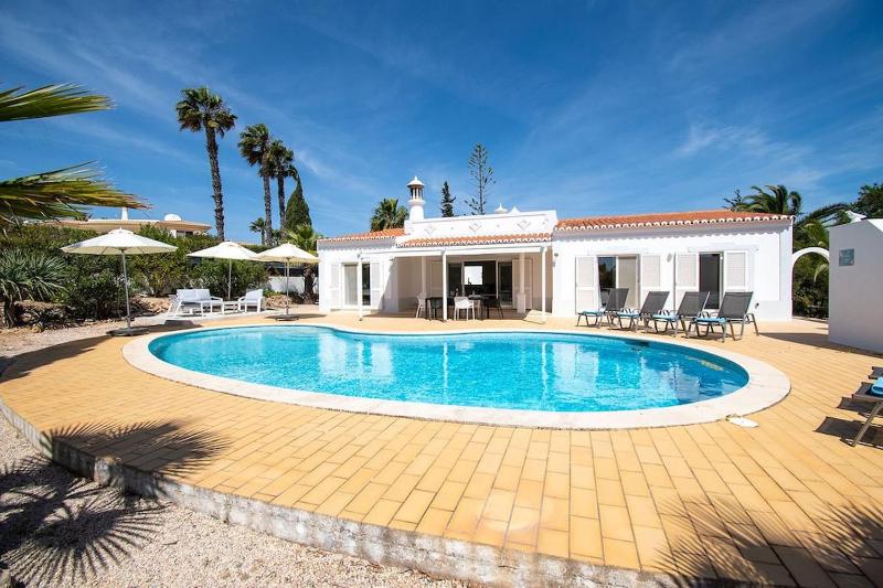 Pomba beautifully renovated with heated pool! - image 47