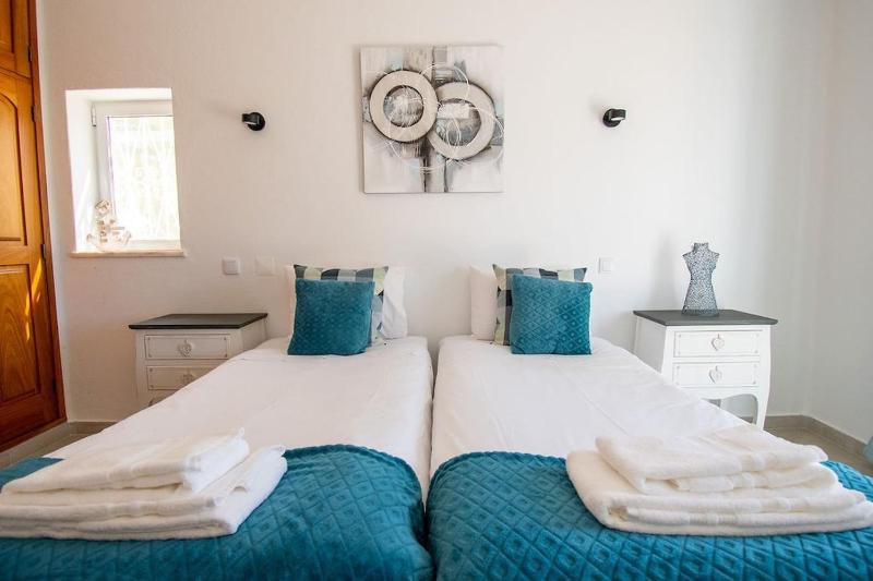 Pomba beautifully renovated with heated pool! - image 29
