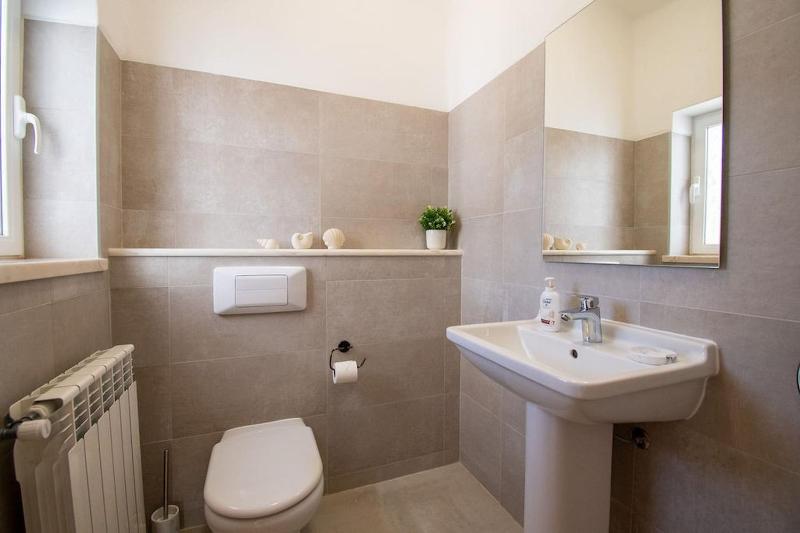 Pomba beautifully renovated with heated pool! - image 11