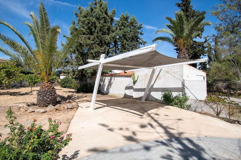 Pomba beautifully renovated with heated pool! - image 39