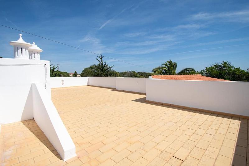Pomba beautifully renovated with heated pool! - image 20