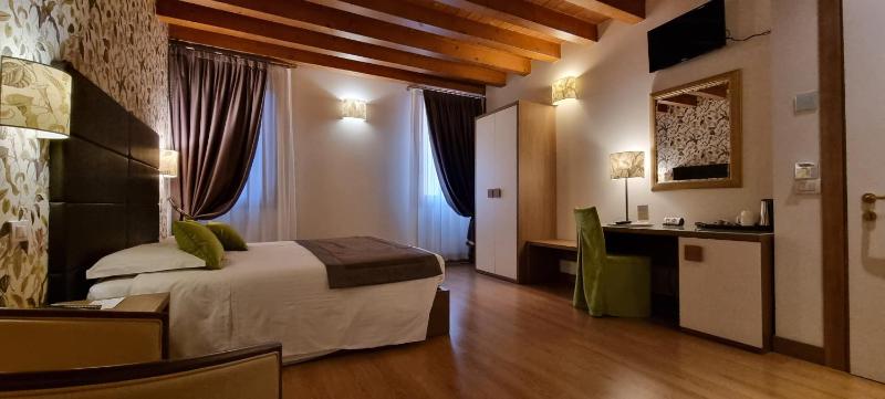 Superior Junior Suite image 1