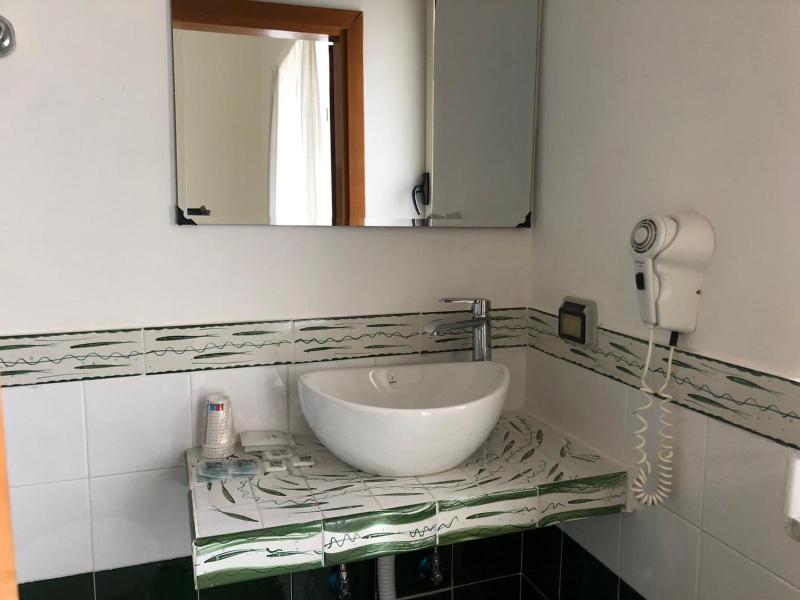 Standard Double Room image 4