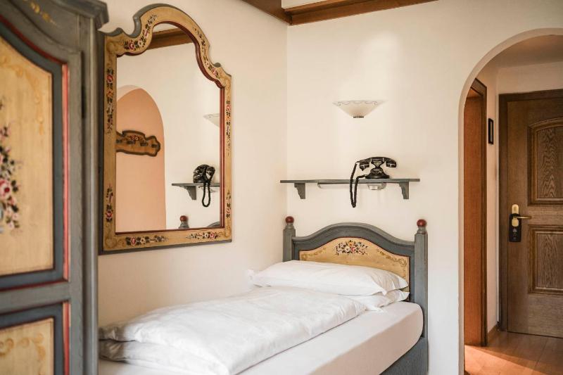 Single Room image 4
