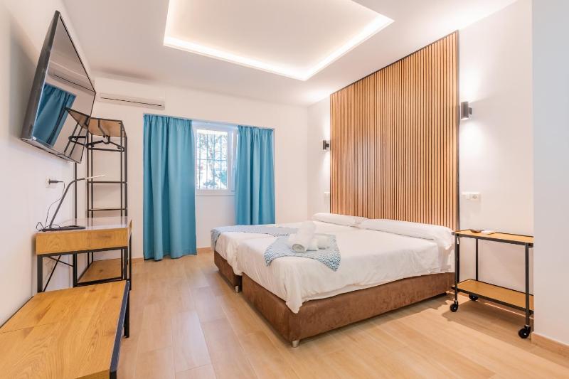 Twin Room with Kitchen image 1