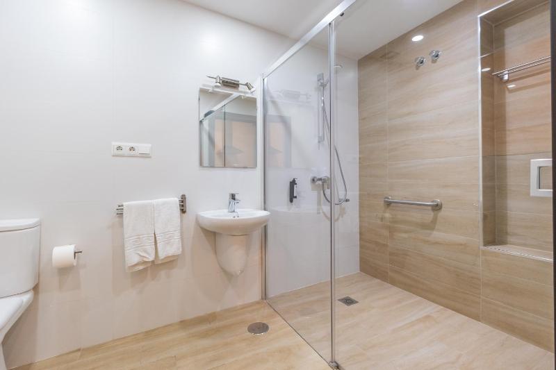 Twin Room with Kitchen image 3