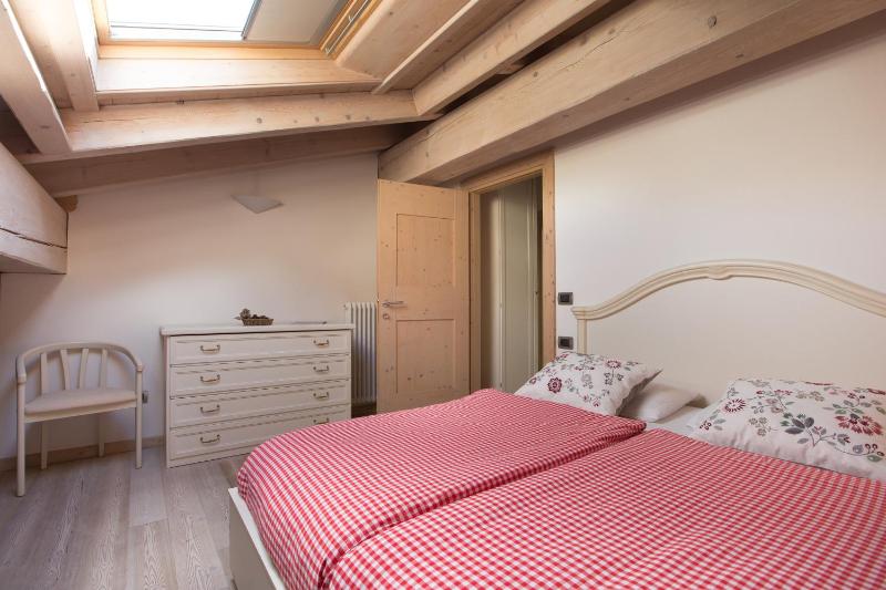 One-Bedroom Apartment image 2