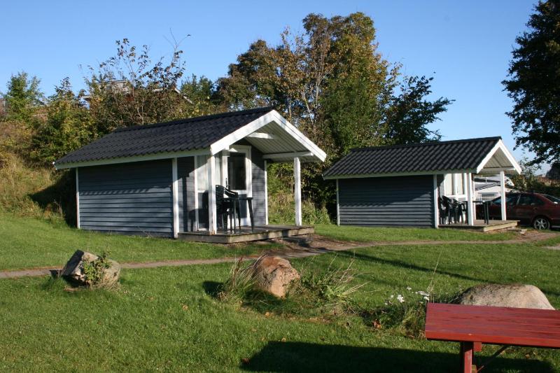 Economy Cottage with Shared Bathroom image 1