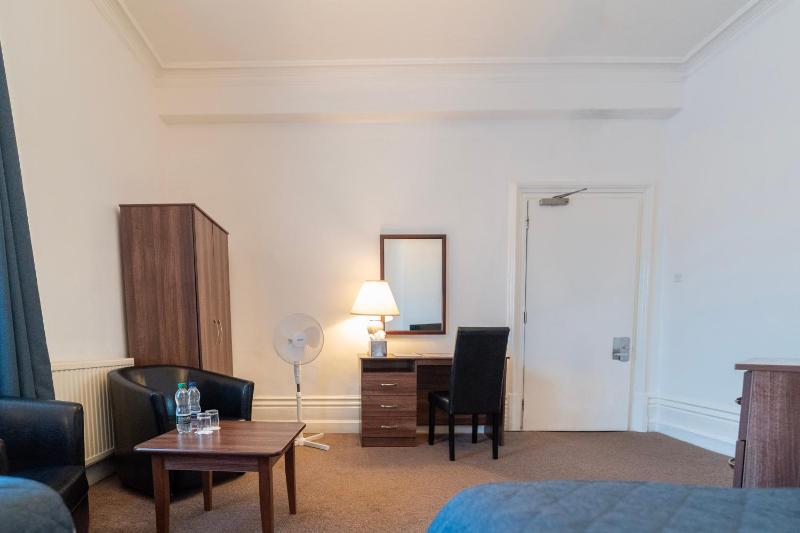 Standard Family Room image 4