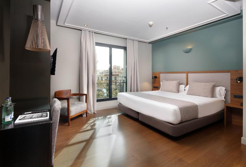 Superior King Room image 1