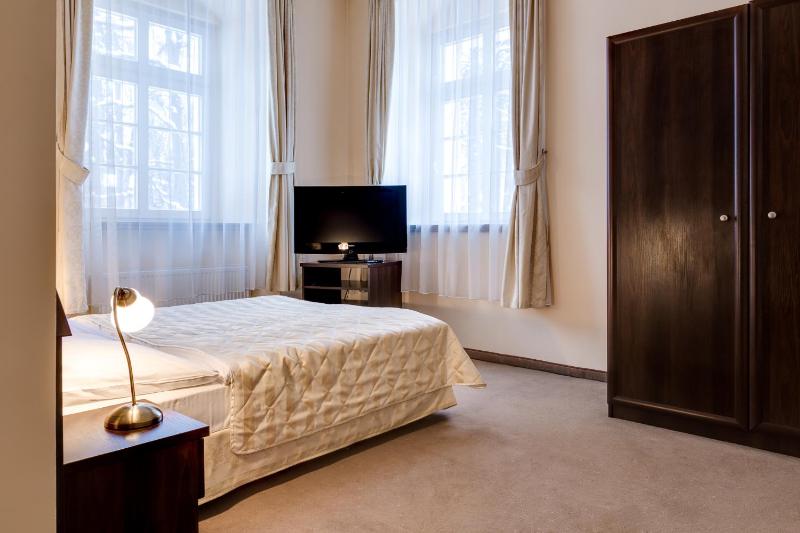 Quadruple Room image 2