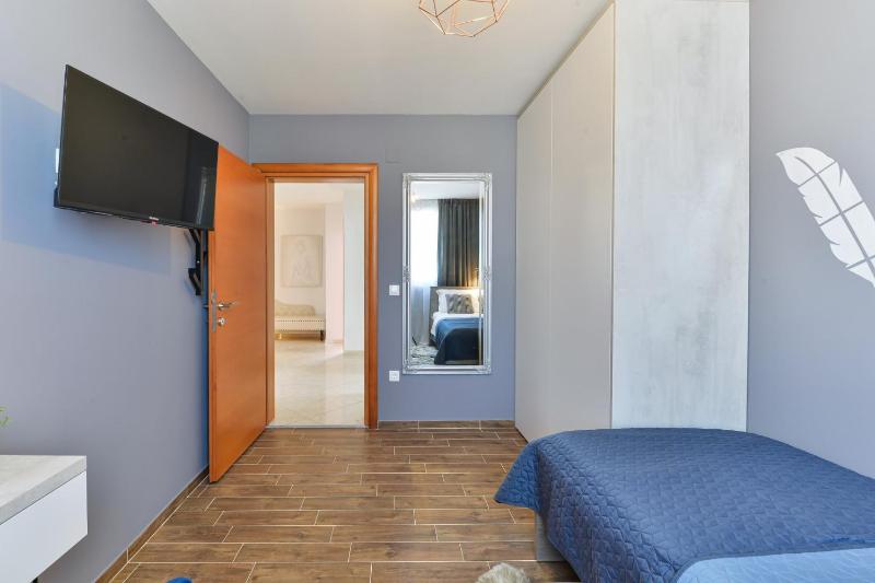 CROWONDER Villa Adriana - Villa with Heated Swimming Pool Jacuzzi and Sauna - image 34