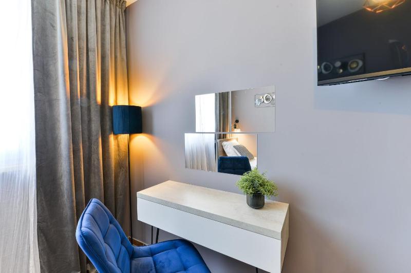 CROWONDER Villa Adriana - Villa with Heated Swimming Pool Jacuzzi and Sauna - image 7
