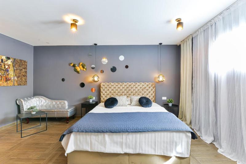 CROWONDER Villa Adriana - Villa with Heated Swimming Pool Jacuzzi and Sauna - image 22