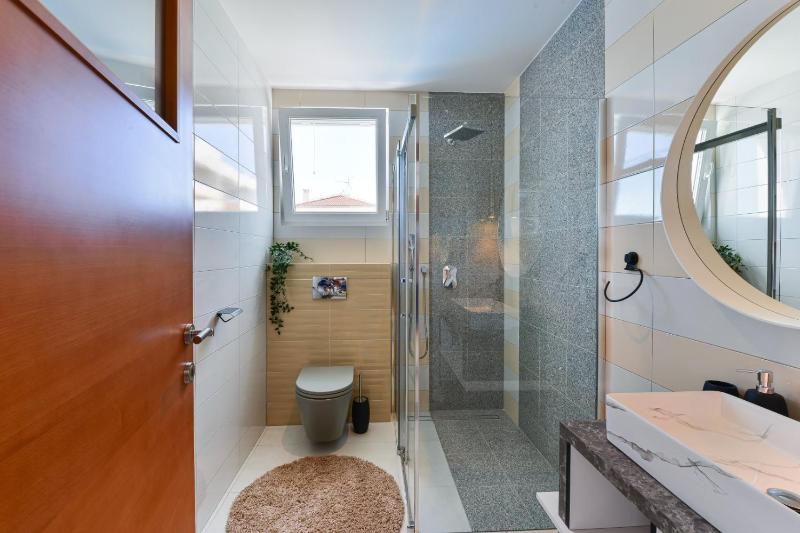CROWONDER Villa Adriana - Villa with Heated Swimming Pool Jacuzzi and Sauna - image 28
