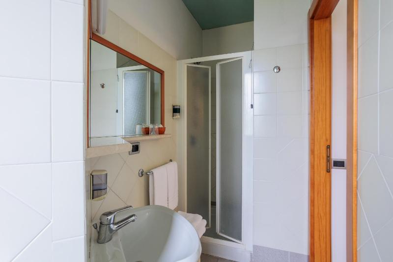 Double Room image 2