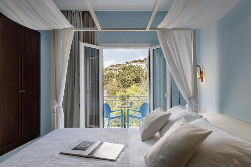 Suite with Side Sea View image 1