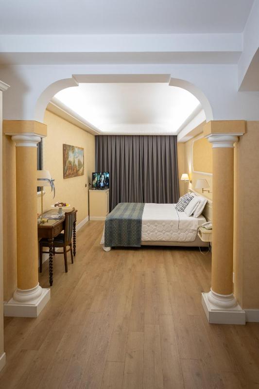 Family Room image 4