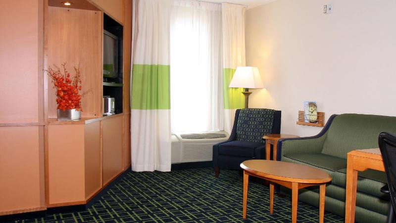 One-Bedroom King Suite with Sofa Bed  image 4