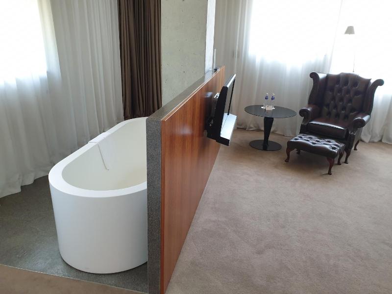 Junior Suite image 2