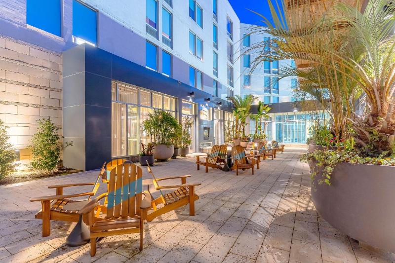 Aloft by Marriott Jacksonville Tapestry Park - image 10