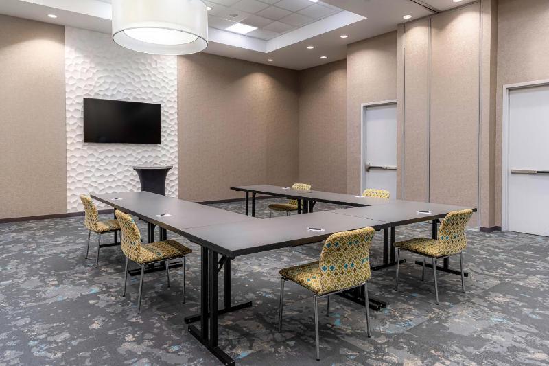 Aloft by Marriott Jacksonville Tapestry Park - image 17
