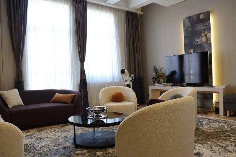 Three-Bedroom Apartment image 4