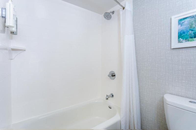 Room with Two Queen Beds - Non-Smoking image 2