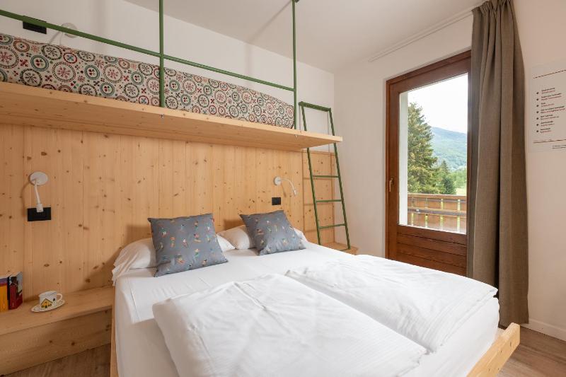 Standard Double or Twin Room image 1