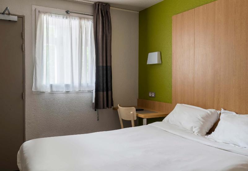 Double Room - Disability Access image 3