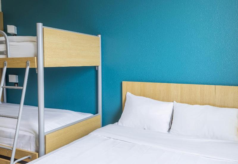 Quadruple Room image 4